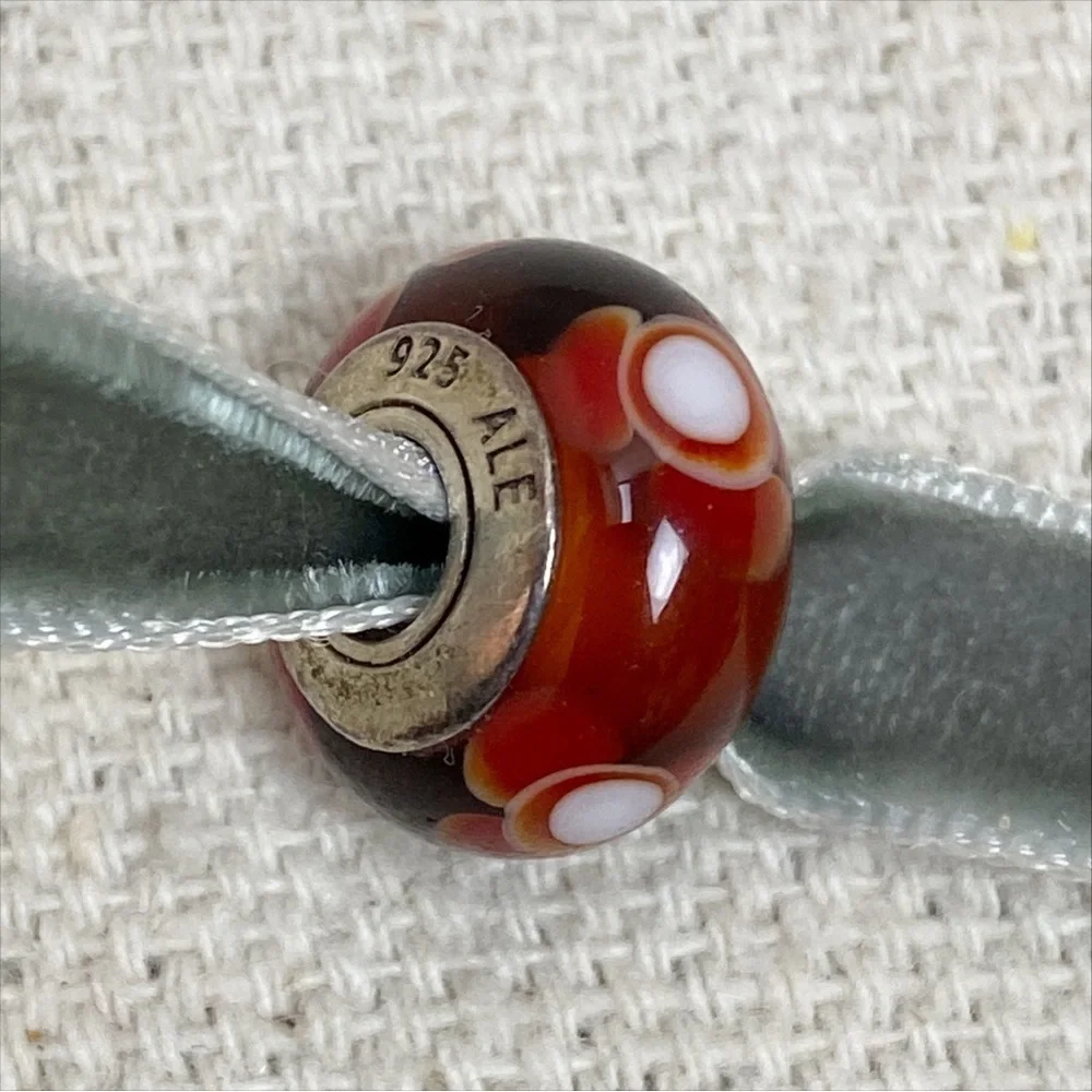 Pandora red flower